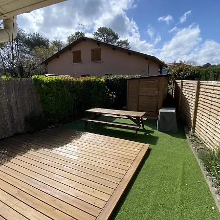 Patio La Belharra 度假居 *